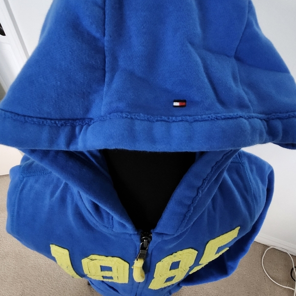 Tommy Hilfiger Hoodie, boys size M 8-10, new with tags - Picture 2 of 5
